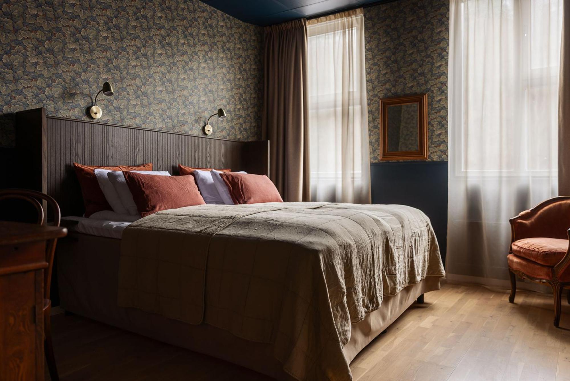 Gibsons Bed & Breakfast *